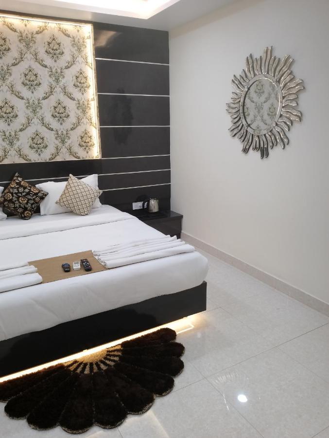 בהופאל Hotel Golden Bliss מראה חיצוני תמונה